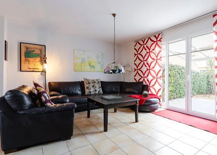 Spacieuse Avec Parking, Jardin, Animaux Admis - Fr-1-409-289 *