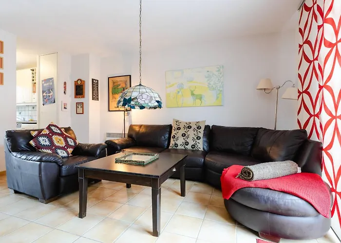 Spacieuse Avec Parking, Jardin, Animaux Admis - Fr-1-409-289 *